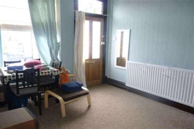  Image of 3 bedroom Terraced house to rent in Clarendon Park Road Leicester LE2 at Leicester, LE2 3AN