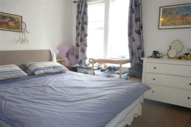  Image of 3 bedroom Terraced house to rent in Clarendon Park Road Leicester LE2 at Leicester, LE2 3AN