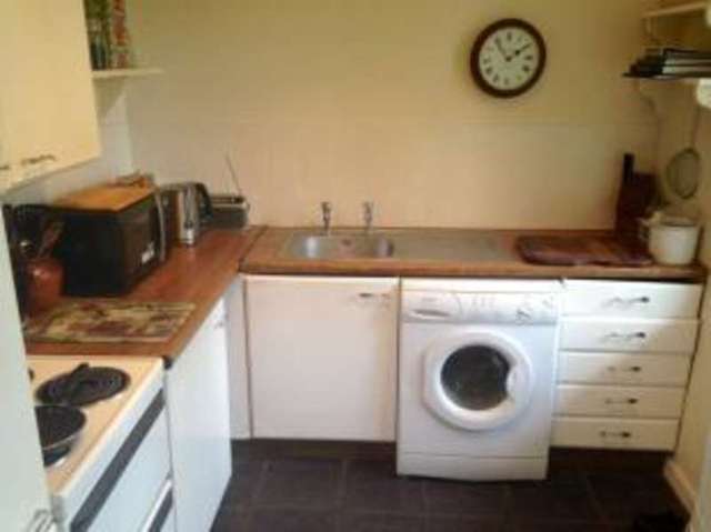  Image of 1 bedroom Maisonette for sale in Wey Hill Haslemere GU27 at Wey Hill Haslemere Shottermill, GU27 1DA