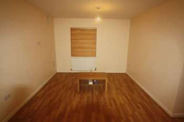  Image of 2 bedroom Flat to rent in Church Road Northolt UB5 at Church Road  Northolt, UB5 5AE