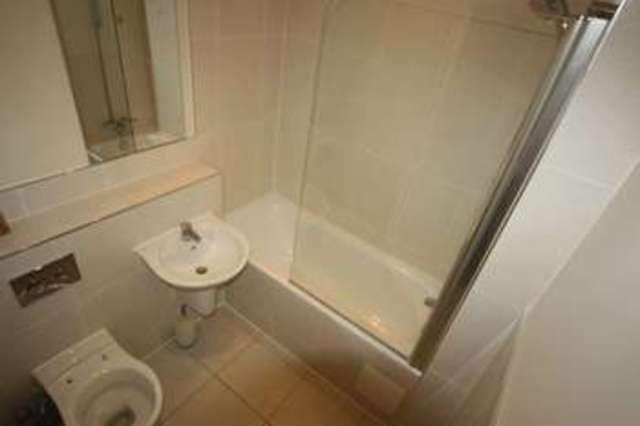  Image of 2 bedroom Flat to rent in Church Road Northolt UB5 at Church Road  Northolt, UB5 5AE