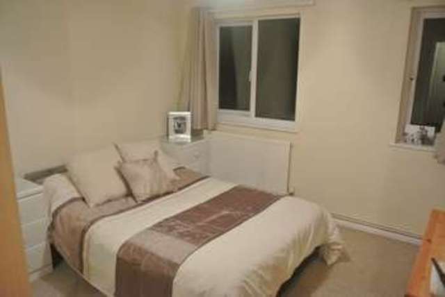  Image of 2 bedroom Terraced house to rent in Clover Field Lychpit Basingstoke RG24 at Clover Field Lychpit Basingstoke, RG24 8SR