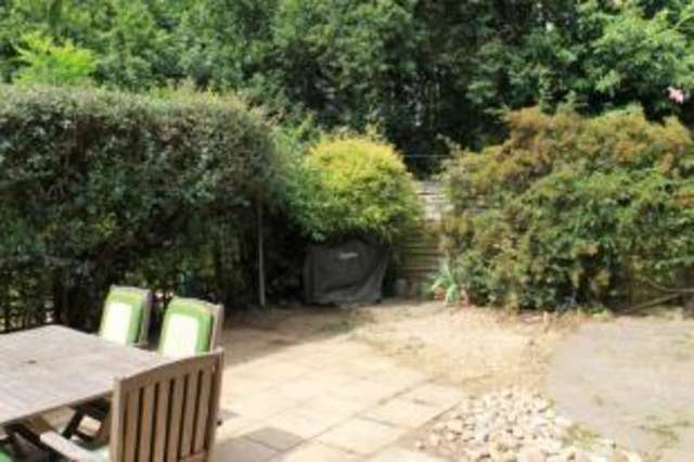  Image of 2 bedroom Maisonette for sale in Kitts End Road Barnet EN5 at Kitts End Road Barnet Monken Hadley, EN5 4QG