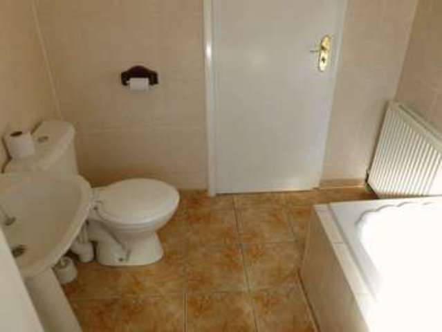  Image of 3 bedroom Detached house to rent in Collis Street Strood Rochester ME2 at Collis Street, Strood, ME2 3BE, ME2 3BE