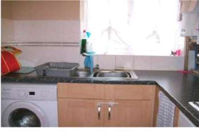  Image of 2 bedroom Flat to rent in Colwyn Close Ellesmere Port CH65 at Ellesmere Port, CH65 9FB