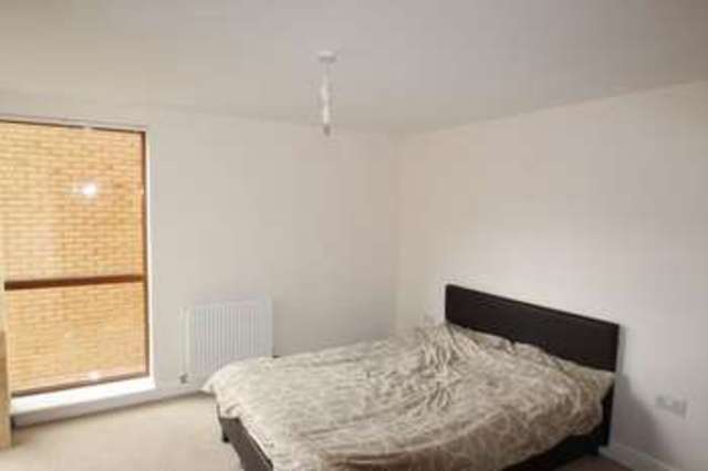  Image of 2 bedroom Flat to rent in Commonwealth Drive Crawley RH10 at Commonwealth Drive Three Bridges Crawley, RH10 1AQ