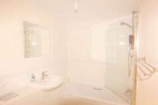  Image of 2 bedroom Flat to rent in Commonwealth Drive Crawley RH10 at Commonwealth Drive Three Bridges Crawley, RH10 1AQ