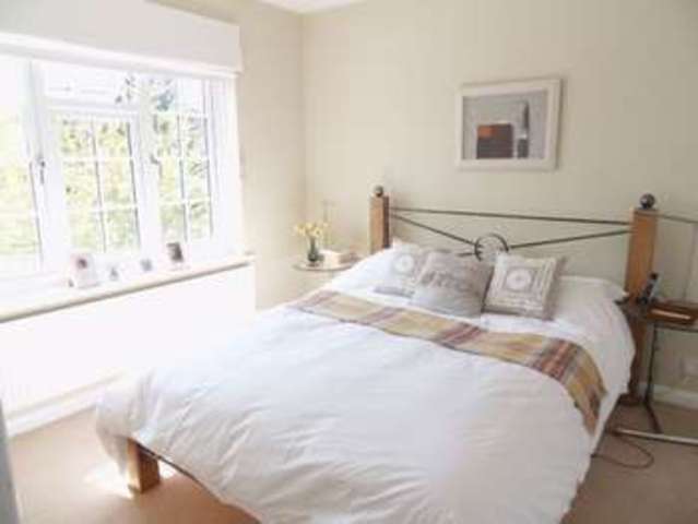  Image of 4 bedroom Semi-Detached house for sale in High Road Cookham Maidenhead SL6 at High Road  Cookham, SL6 9HZ
