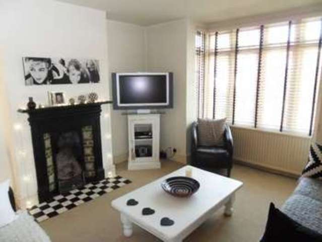  Image of 3 bedroom Semi-Detached house for sale in Lower Road Cookham Maidenhead SL6 at Lower Road  Cookham, SL6 9ET
