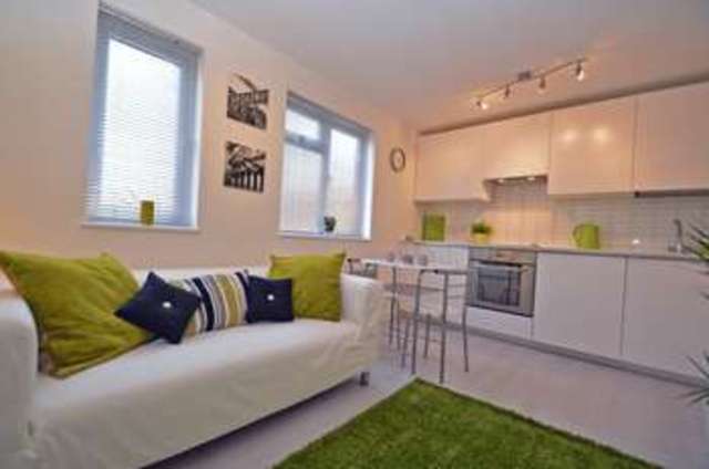  Image of 1 bedroom Flat for sale in Corner Croft Clevedon BS21 at Corner Croft  Clevedon, BS21 5DB