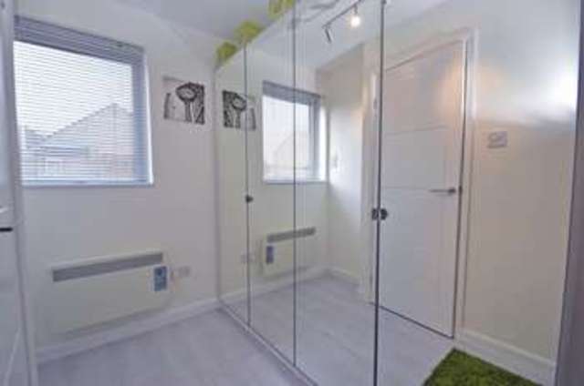  Image of 1 bedroom Flat for sale in Corner Croft Clevedon BS21 at Corner Croft  Clevedon, BS21 5DB