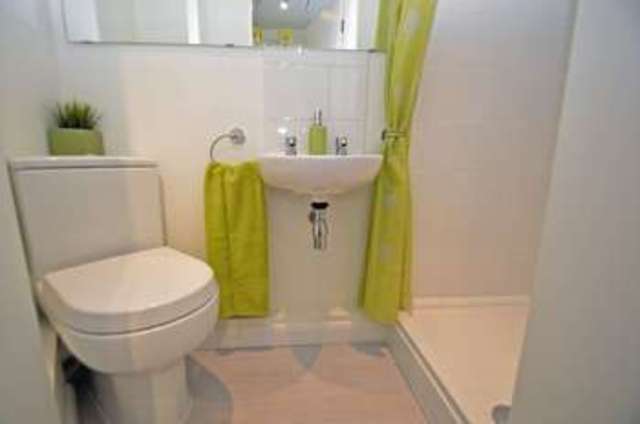  Image of 1 bedroom Flat for sale in Corner Croft Clevedon BS21 at Corner Croft  Clevedon, BS21 5DB