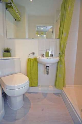  Image of 1 bedroom Flat for sale in Corner Croft Clevedon BS21 at Corner Croft  Clevedon, BS21 5DB