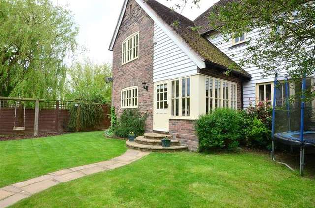  Image of 4 bedroom Detached house for sale in Couchman Green Lane Staplehurst Tonbridge TN12 at Staplehurst Kent Staplehurst, TN12 0RS