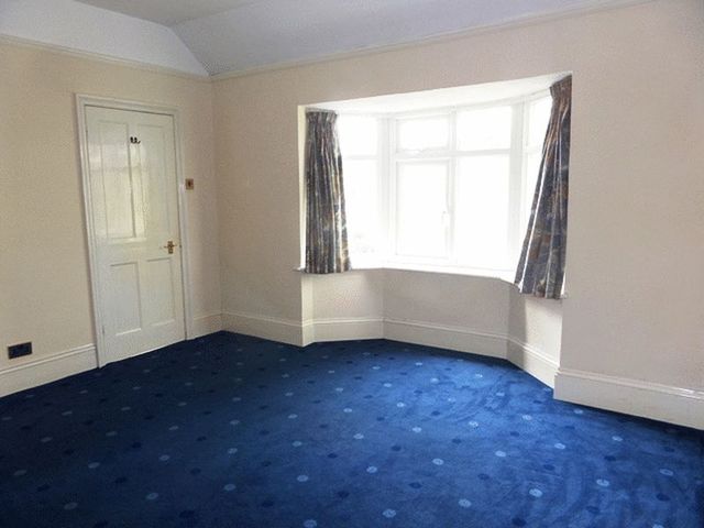 Image of 3 bedroom Flat to rent in Fairdene Road Coulsdon CR5 at Coulsdon, CR5 1RD
