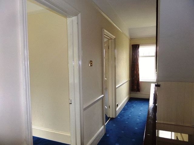  Image of 3 bedroom Flat to rent in Fairdene Road Coulsdon CR5 at Coulsdon, CR5 1RD