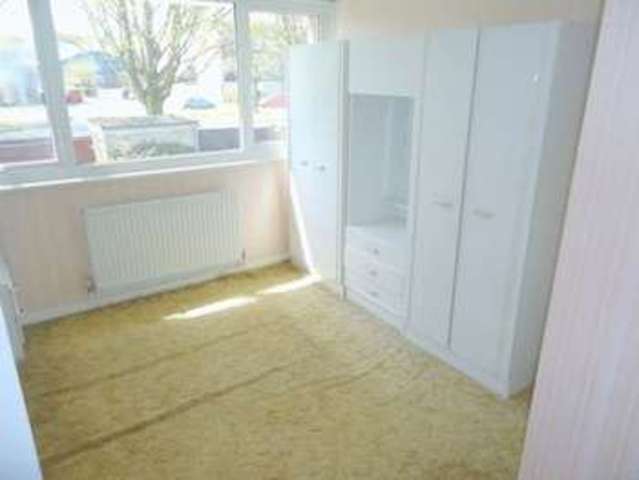  Image of 3 bedroom Terraced house for sale in Craigavon Road Hemel Hempstead HP2 at Craigavon Road  Hemel Hempstead, HP2 6AZ