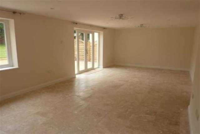  Image of 4 bedroom Detached house to rent in Gustory Road Crantock Newquay TR8 at Newquay, TR8 5RG