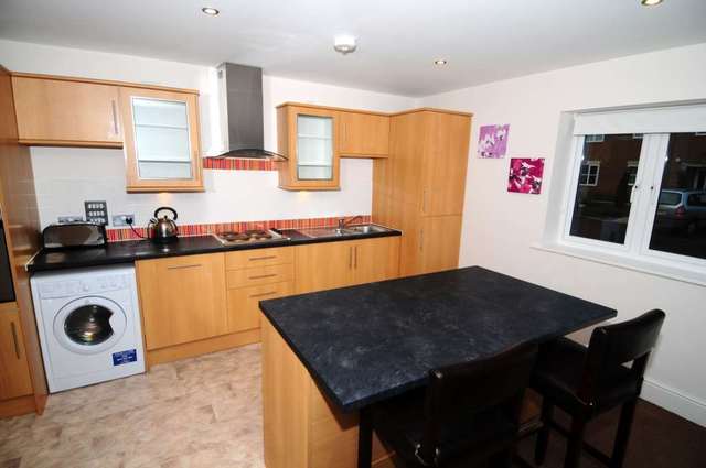  Image of 1 bedroom Apartment to rent in Town Mead Crawley RH11 at Highfield House Town Mead Crawley, RH11 7EH