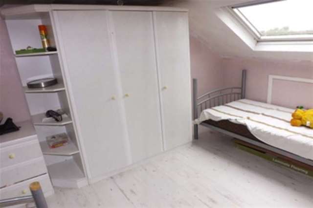  Image of 3 bedroom Detached house to rent in Cricklade Road Swindon SN2 at Swindon, SN2 1AG