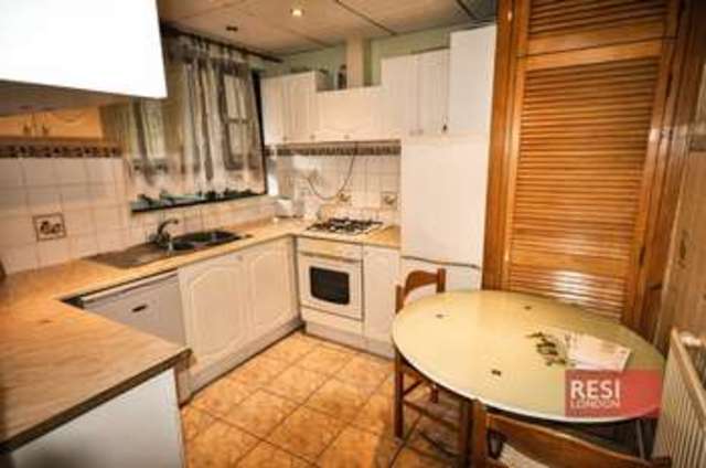  Image of 4 bedroom Flat to rent in Cromer Street London WC1H at Cromer Street  London, WC1H 8LG