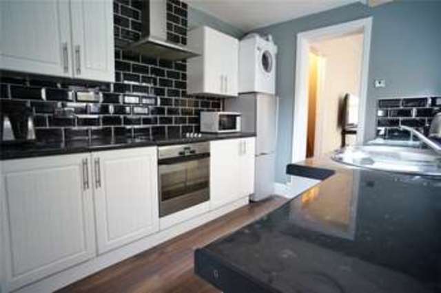  Image of 1 bedroom Flat for sale in Cuxton Road Strood Rochester ME2 at Rochester Kent Frindsbury, ME2 2JA
