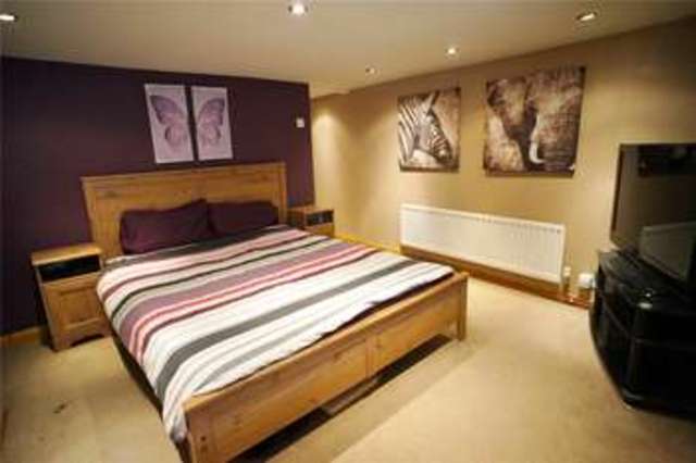  Image of 1 bedroom Flat for sale in Cuxton Road Strood Rochester ME2 at Rochester Kent Frindsbury, ME2 2JA