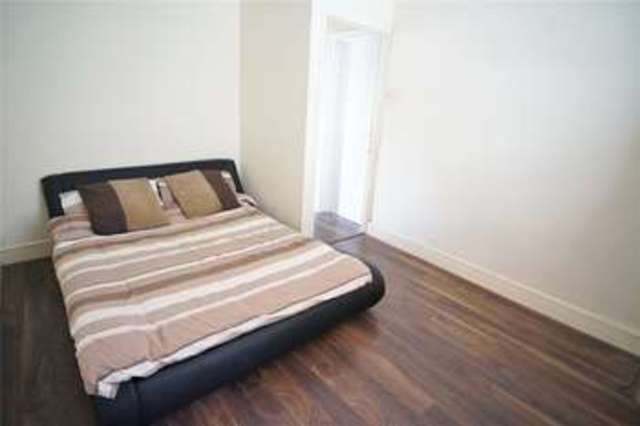  Image of 1 bedroom Flat for sale in Cuxton Road Strood Rochester ME2 at Rochester Kent Frindsbury, ME2 2JA