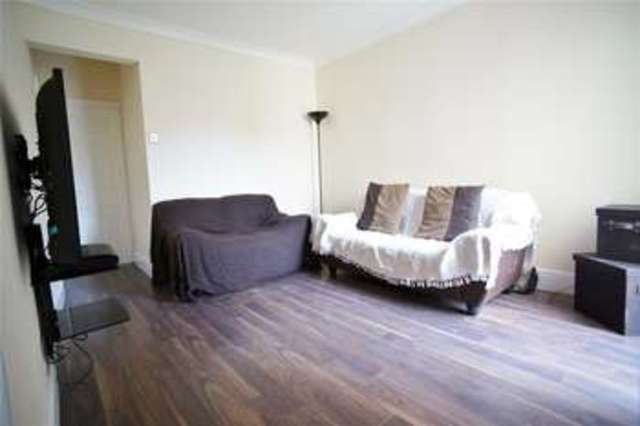  Image of 1 bedroom Flat for sale in Cuxton Road Strood Rochester ME2 at Rochester Kent Frindsbury, ME2 2JA