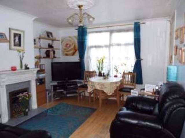  Image of 2 bedroom End of Terrace for sale in Pettits Place Dagenham RM10 at Dagenham  Dagenham, RM10 8NL