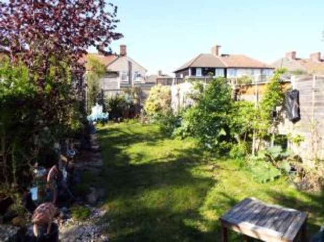  Image of 2 bedroom End of Terrace for sale in Pettits Place Dagenham RM10 at Dagenham  Dagenham, RM10 8NL