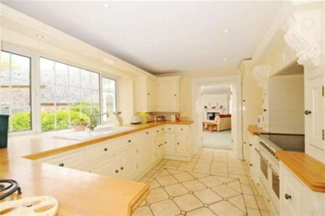  Image of 4 bedroom Detached house to rent in Dainton Dainton Newton Abbot TQ12 at Newton Abbot, TQ12 5TZ