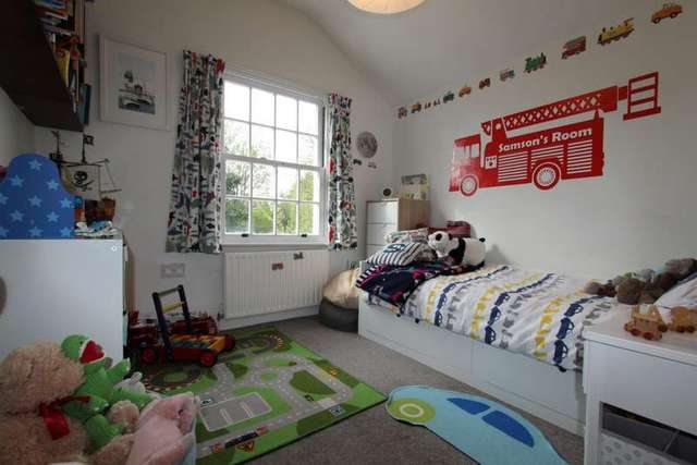  Image of 3 bedroom Terraced house for sale in Dalmally Road Addiscombe Croydon CR0 at Dalmally Road  Shirley, CR0 6LU