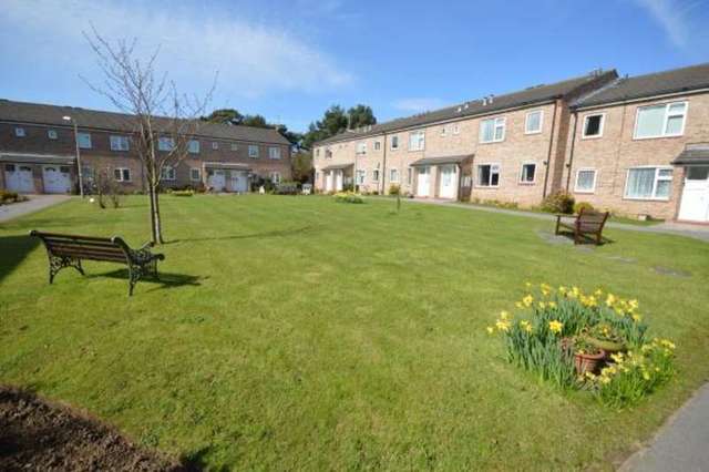  Image of 2 bedroom Apartment for sale in Danes Dyke Scarborough YO12 at Danes Dyke  Scarborough, YO12 6UG