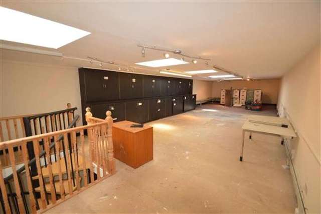  Image of Detached house to rent in Daws Lane London NW7 at Mill Hill, NW7 4SD