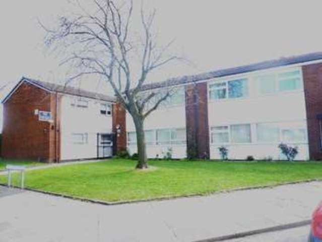  Image of 2 bedroom Flat for sale in De Villiers Avenue Crosby Liverpool L23 at DE Villiers Avenue Crosby Liverpool, L23 2XF
