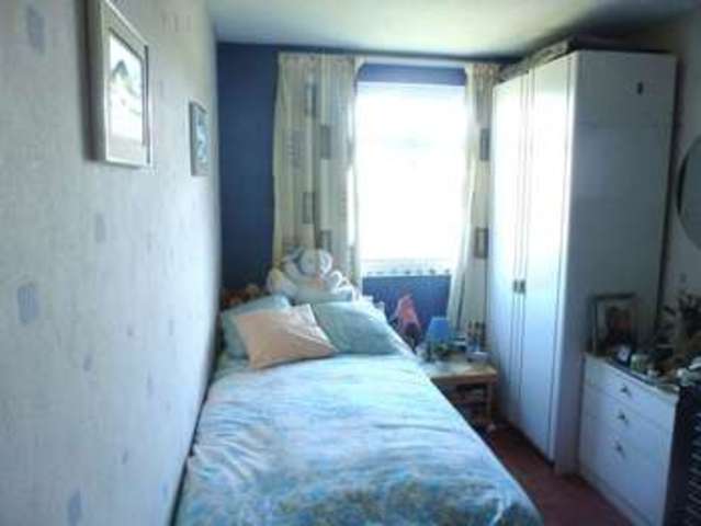  Image of 2 bedroom Flat for sale in De Villiers Avenue Crosby Liverpool L23 at DE Villiers Avenue Crosby Liverpool, L23 2XF