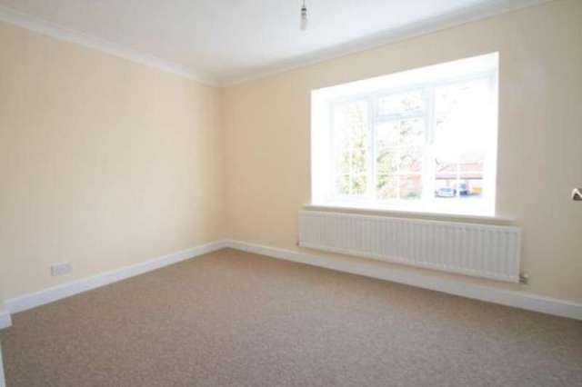  Image of 3 bedroom Detached house to rent in Derwent Close Littlehampton BN17 at Littlehampton Toddington, BN17 6SU