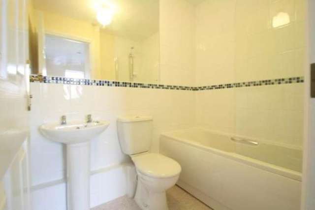  Image of 3 bedroom Detached house to rent in Derwent Close Littlehampton BN17 at Littlehampton Toddington, BN17 6SU