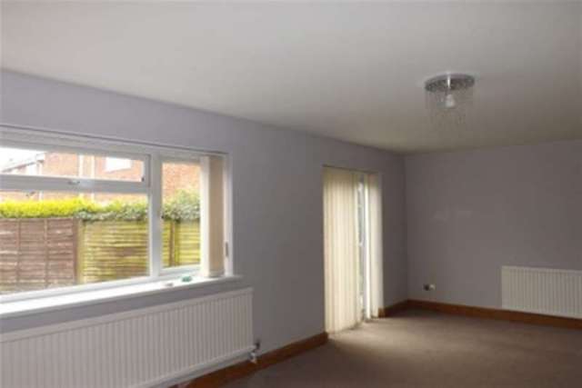  Image of 3 bedroom Detached house to rent in Dresden Drive Cowplain Waterlooville PO8 at Waterlooville, PO8 8RN