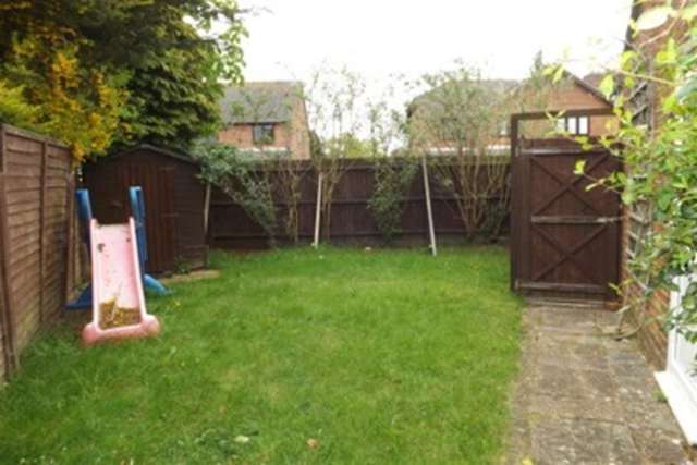  Image of 3 bedroom Detached house to rent in Dresden Drive Cowplain Waterlooville PO8 at Waterlooville, PO8 8RN