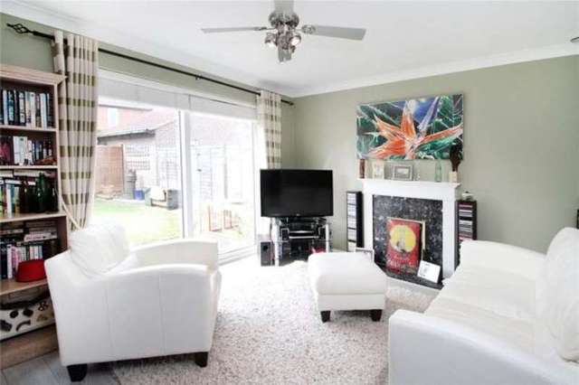  Image of 4 bedroom Detached house for sale in Drewetts Close Rustington Littlehampton BN16 at Rustington East Preston, BN16 3TL