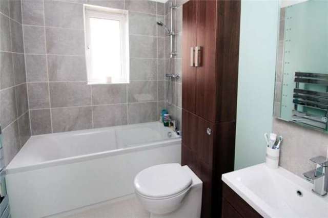  Image of 4 bedroom Detached house for sale in Drewetts Close Rustington Littlehampton BN16 at Rustington East Preston, BN16 3TL