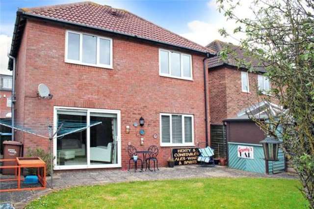  Image of 4 bedroom Detached house for sale in Drewetts Close Rustington Littlehampton BN16 at Rustington East Preston, BN16 3TL