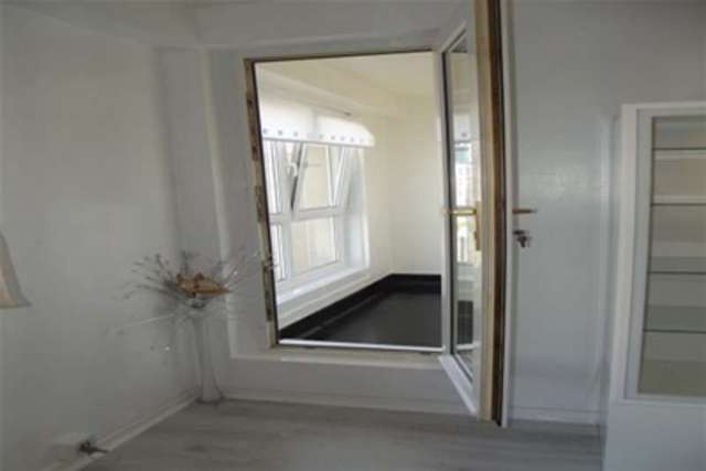  Image of 1 bedroom Flat to rent in Dundasvale Court Glasgow G4 at Glasgow, G4 0SN
