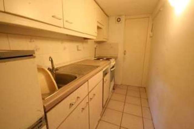  Image of 1 bedroom Flat to rent in Dunstanville Terrace Falmouth TR11 at Dunstanville Terrace  Falmouth, TR11 2SW
