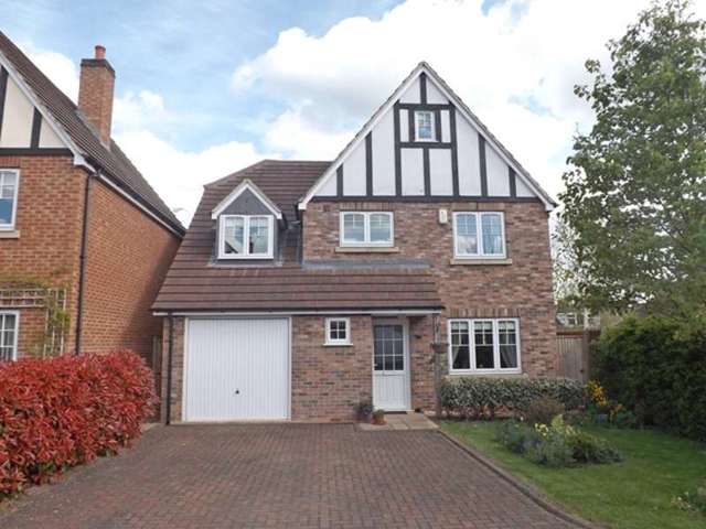  Image of 4 bedroom Detached house for sale in Durcott Gardens Evesham WR11 at Durcott Gardens  Evesham, WR11 1ET