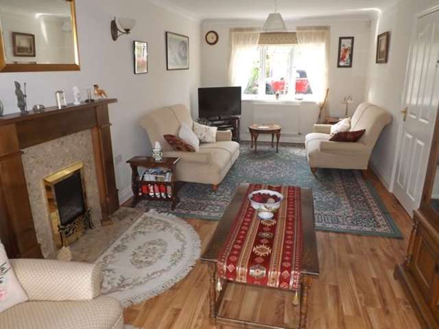 Image of 4 bedroom Detached house for sale in Durcott Gardens Evesham WR11 at Durcott Gardens  Evesham, WR11 1ET