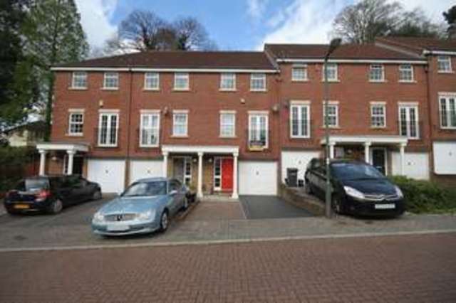  Image of 3 bedroom Terraced house to rent in Durham Close Preston Paignton TQ3 at Durham Close  Paignton, TQ3 2QN