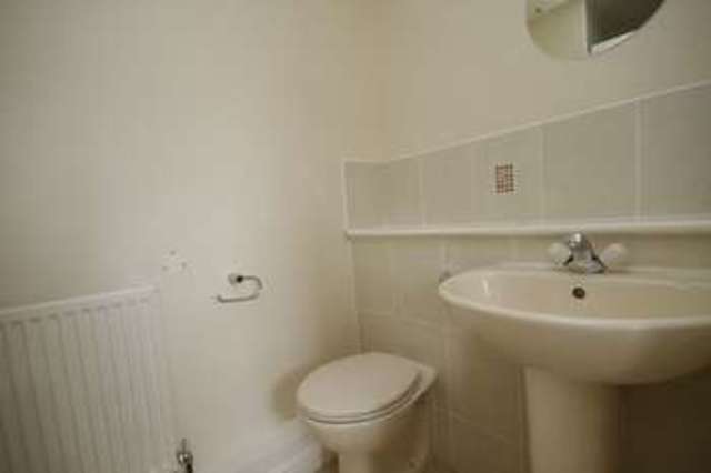  Image of 3 bedroom Terraced house to rent in Durham Close Preston Paignton TQ3 at Durham Close  Paignton, TQ3 2QN